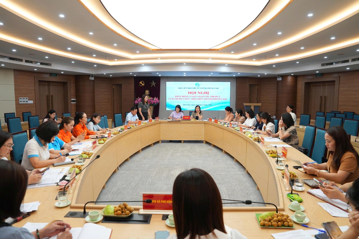 Hội nghị phát động và ký giao ước thi đua năm 2026 Cụm thi đua số 05 Hội LHPN Thành phố Hà Nội- Ảnh 1.