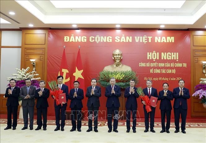 Trao quyết định bổ nhiệm Trưởng ban Tổ chức Trung ương và Chánh Văn phòng Trung ương Đảng- Ảnh 5.