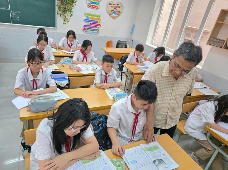 THẦY GIÁO PHẠM ANH MINH –  NGHỊ LỰC PHI THƯỜNG CỦA NGƯỜI THẦY TẬN TÂM
- Ảnh 1.