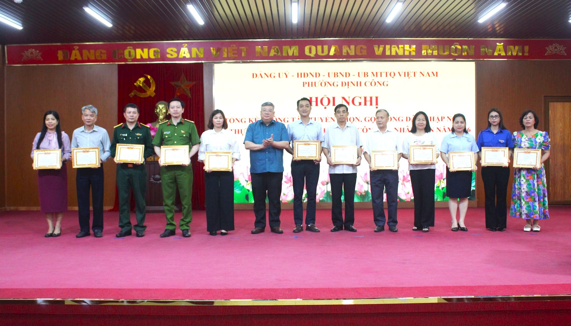 Phường Định Công hoàn thành 100% chỉ tiêu tuyển quân, bảo đảm chất lượng
- Ảnh 4.