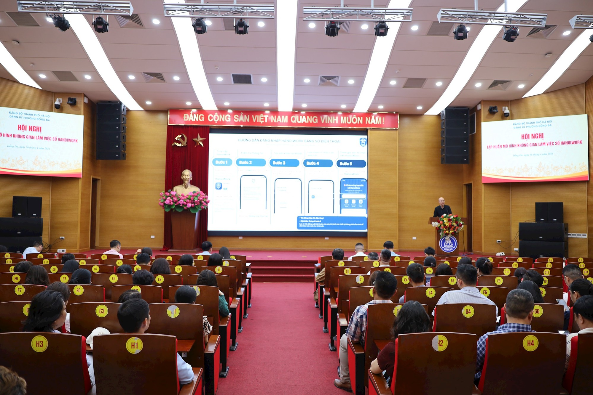 Phường Đống Đa chuyển mạnh sang môi trường số- Ảnh 2.