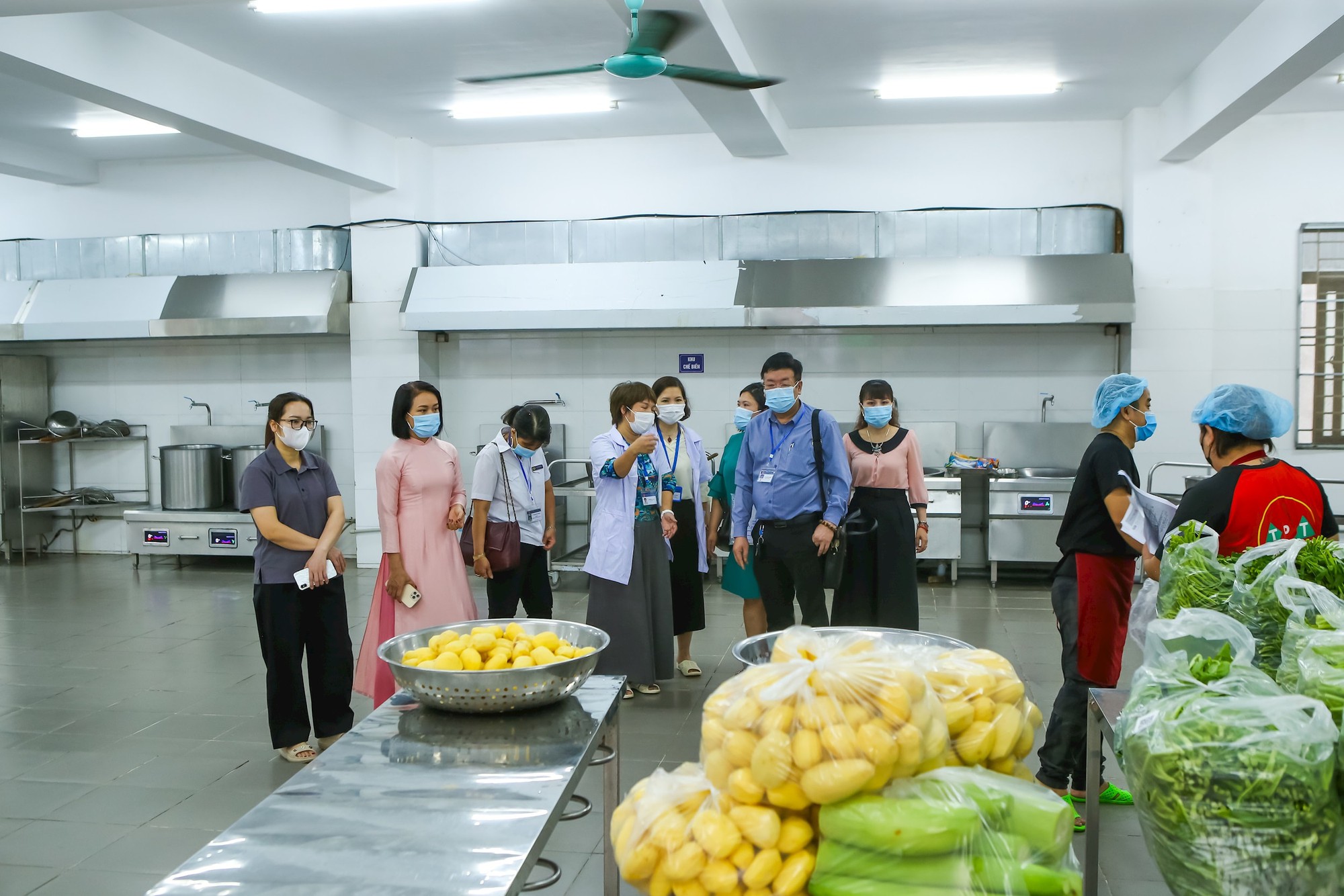 “Giám sát toàn trình” bữa ăn học đường tại phường Ngọc Hà- Ảnh 2.