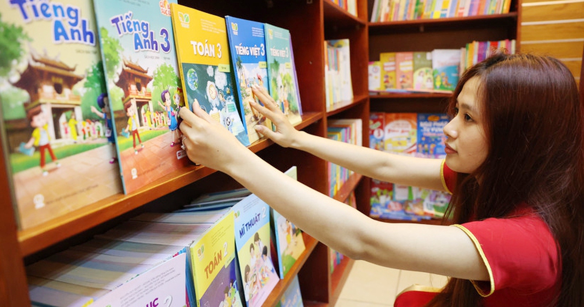 Cung cấp một bộ sách giáo khoa thống nhất toàn quốc từ năm học 2026-2027