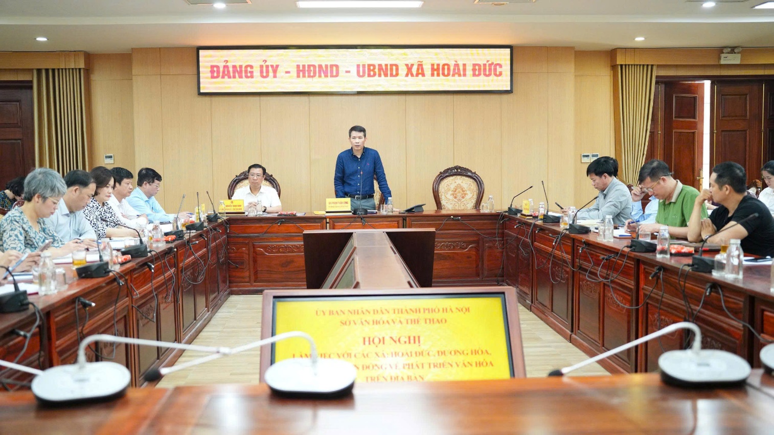 Đồng chí Phạm Tuấn Long-Thành uỷ viên, Giám đốc Sở Văn hóa và Thể thao thành phố làm việc với các địa phương về phát triển văn hóa- Ảnh 1.