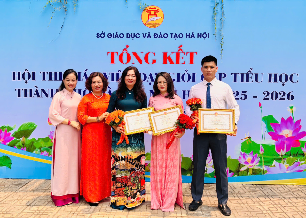 PHƯỜNG CẦU GIẤY ĐẠT THÀNH TÍCH XUẤT SẮC TẠI HỘI THI GIÁO VIÊN DẠY GIỎI CẤP TIỂU HỌC THÀNH PHỐ HÀ NỘI NĂM HỌC 2025 - 2026- Ảnh 2.