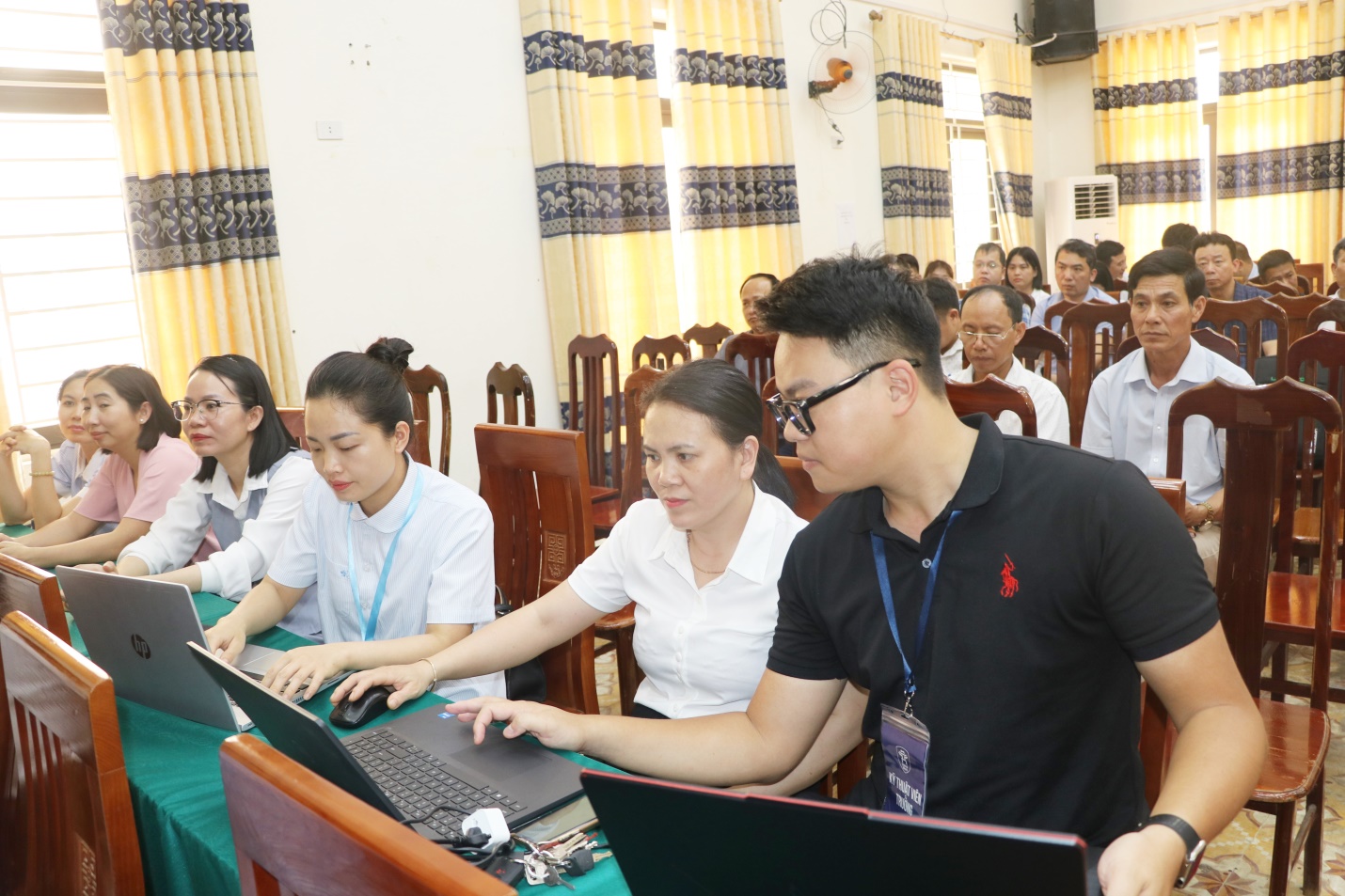 Xã Trần Phú tập huấn sử dụng “HanoiWork” cho cán bộ, công chức, viên chức- Ảnh 3.