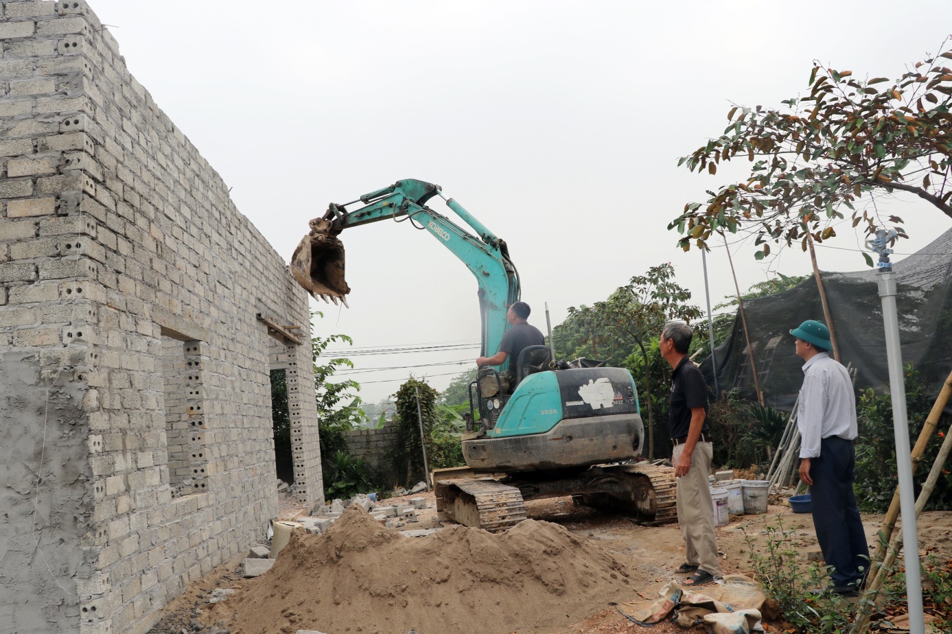 Ông Nguyễn Văn Đồng – thôn Hưng Thịnh tự giác tháo dỡ công trình vi phạm, chấp hành nghiêm quy định pháp luật- Ảnh 2.