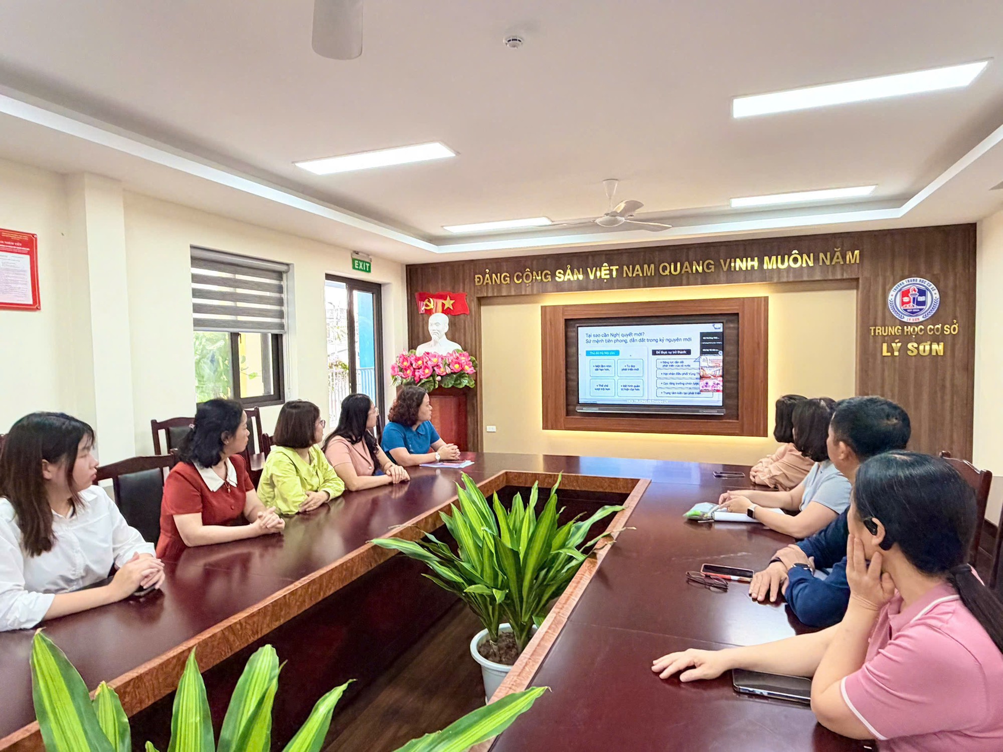 Việt Hưng tăng tốc chuyển đổi số theo Nghị quyết 57-NQ/TW- Ảnh 1.