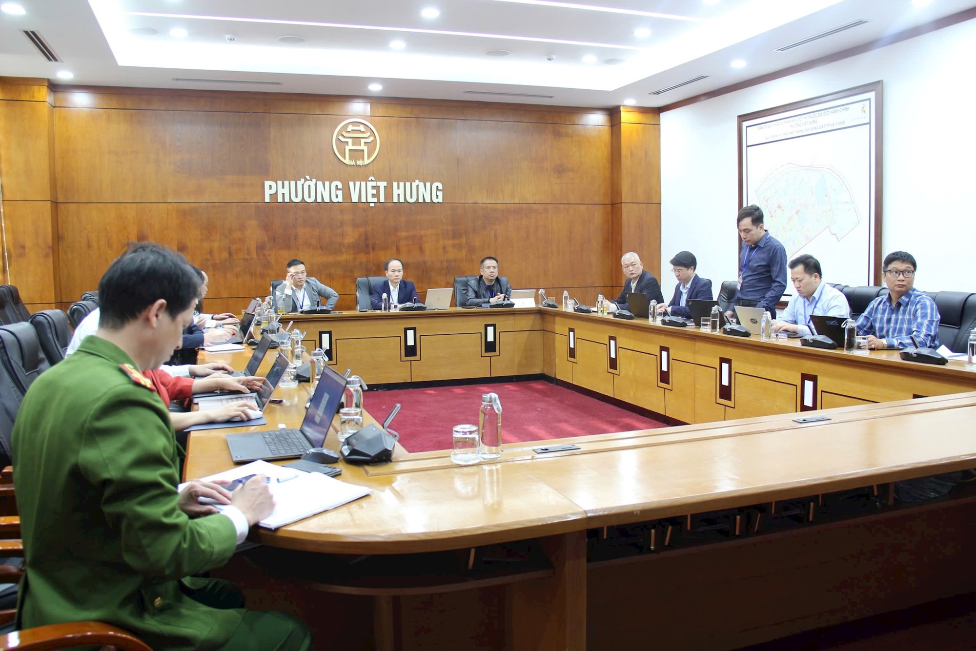 Ứng dụng AI vào sinh hoạt Đảng: Việt Hưng tạo chuyển biến rõ nét từ cơ sở- Ảnh 1.