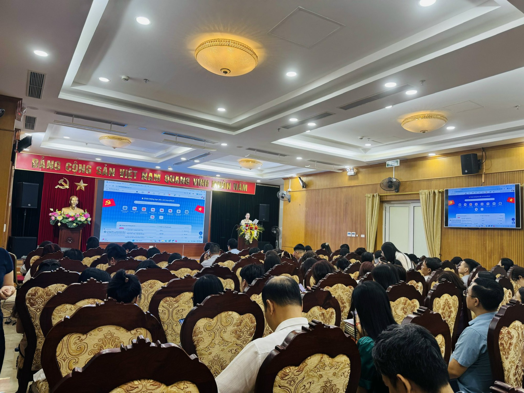 Phường Hai Bà Trưng: Quyết tâm triển khai không gian làm việc số - HanoiWork nhằm xây dựng chính quyền số và nâng cao hiệu quả quản lý nhà nước.- Ảnh 4.