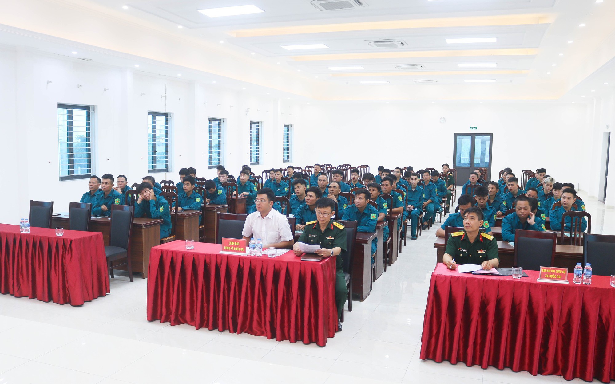 Khai mạc huấn luyện lực lượng dân quân cơ động xã Quốc Oai năm 2026