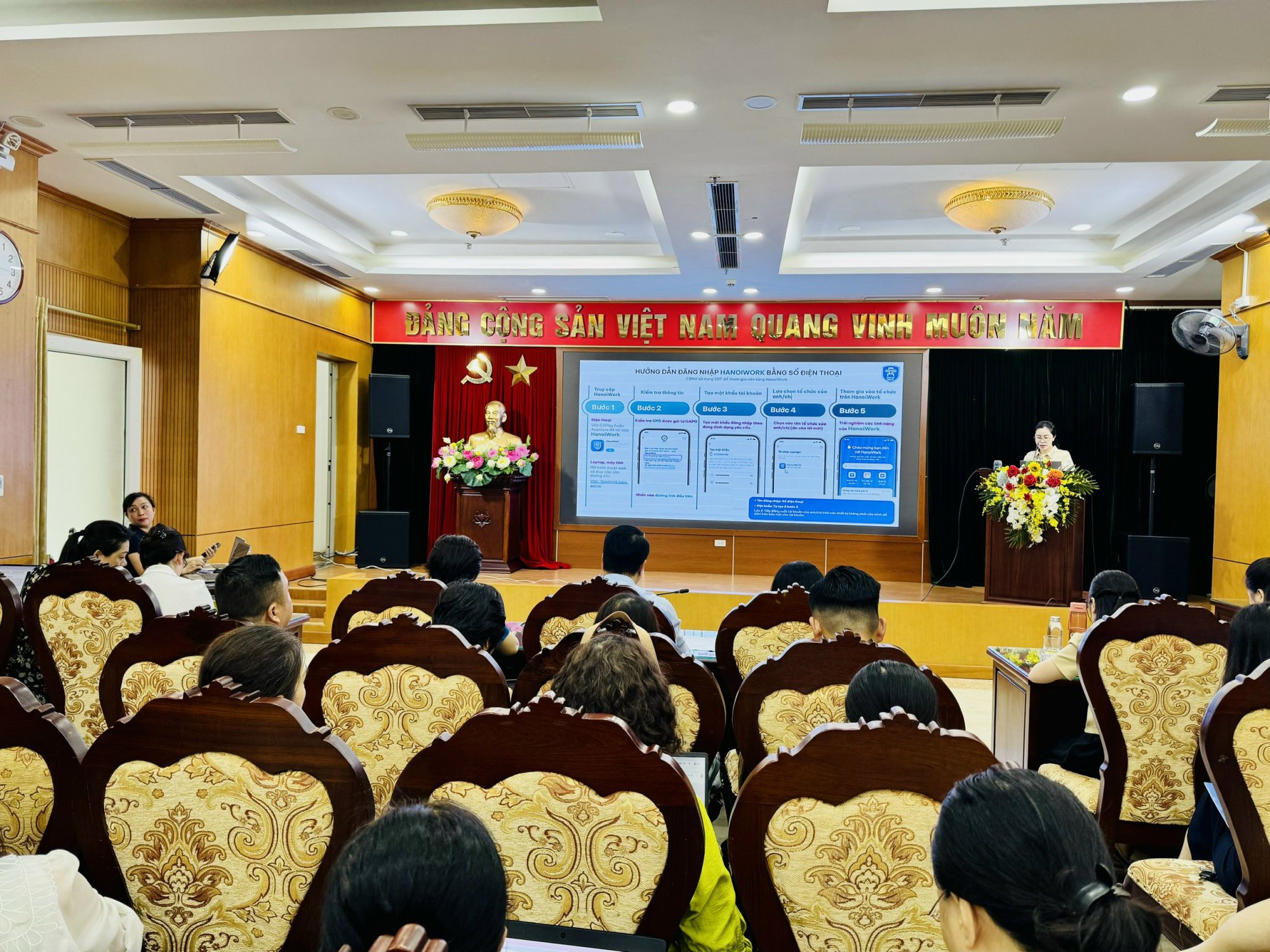 Phường Hai Bà Trưng: Quyết tâm triển khai không gian làm việc số - HanoiWork nhằm xây dựng chính quyền số và nâng cao hiệu quả quản lý nhà nước.- Ảnh 5.