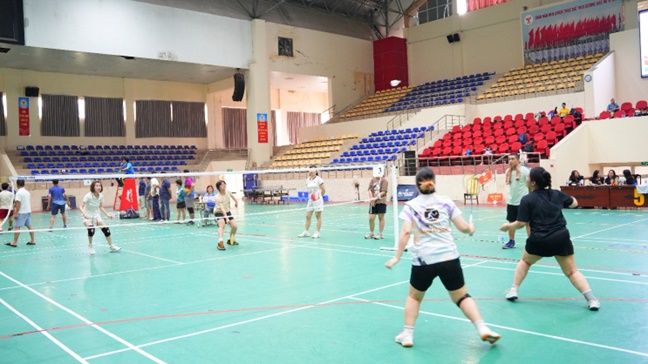 Nhiều trận cầu hấp dẫn tại giải cầu lông vô địch các nhóm lứa tuổi xã Hoài Đức năm 2026- Ảnh 6.