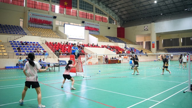 Nhiều trận cầu hấp dẫn tại giải cầu lông vô địch các nhóm lứa tuổi xã Hoài Đức năm 2026- Ảnh 7.