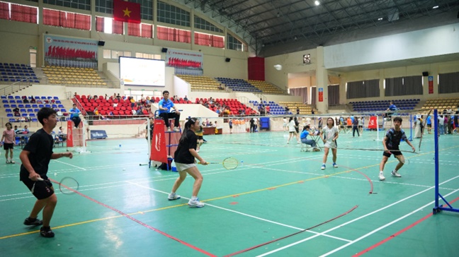 Nhiều trận cầu hấp dẫn tại giải cầu lông vô địch các nhóm lứa tuổi xã Hoài Đức năm 2026- Ảnh 8.