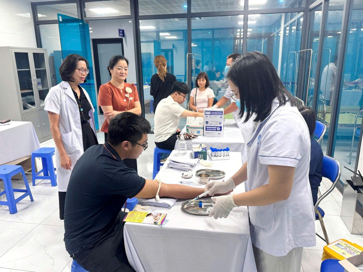Đồng loạt triển khai các hoạt động hưởng ứng Ngày Thalassemia Thế giới và xét nghiệm sàng lọc miễn phí cho người dân trên địa bàn phường Nghĩa Đô- Ảnh 2.