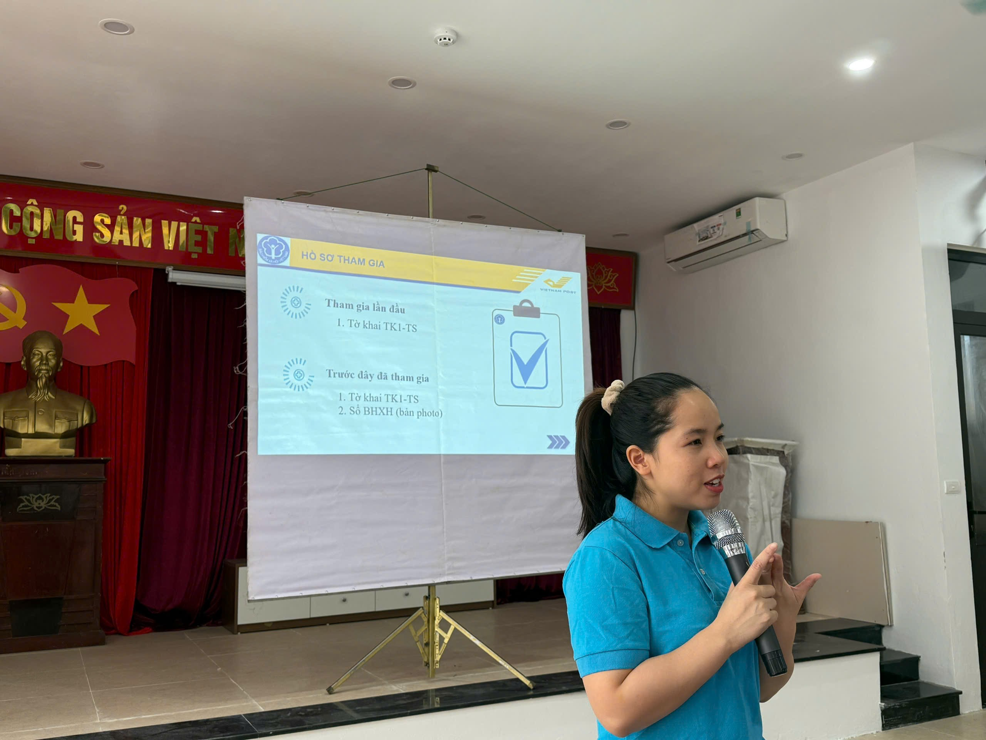 UBND phường Định Công đẩy mạnh tuyên truyền cải cách hành chính đến tận người dân tại các tổ dân phố
- Ảnh 1.