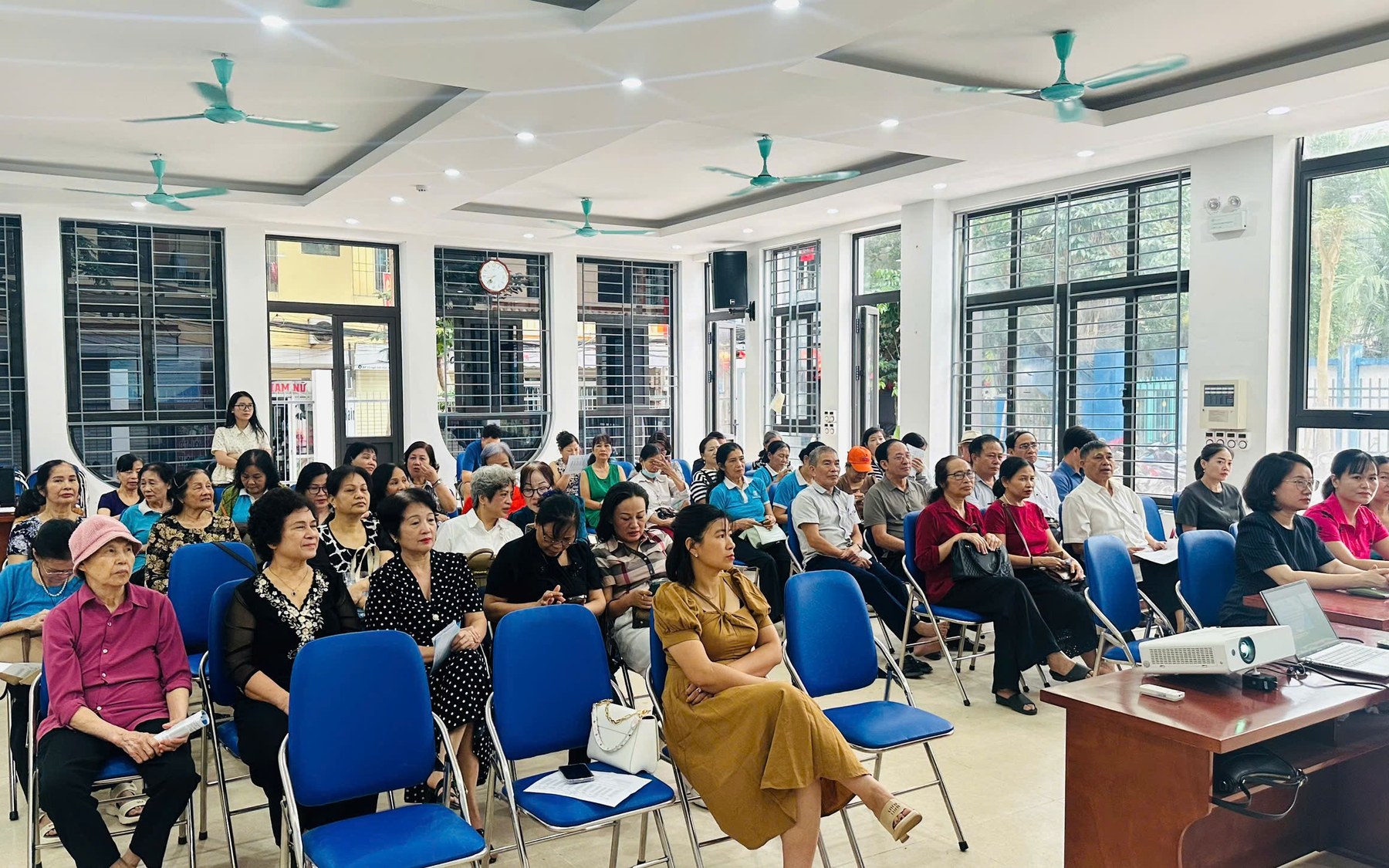 UBND phường Định Công đẩy mạnh tuyên truyền cải cách hành chính đến tận người dân tại các tổ dân phố
