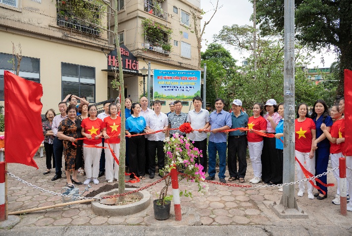 Ủy ban Mặt trận tổ quốc Việt Nam phường Yên Hòa, khánh thành mô hình dân vận khéo “Ngõ phố xanh - Hạnh phúc”- Ảnh 4.