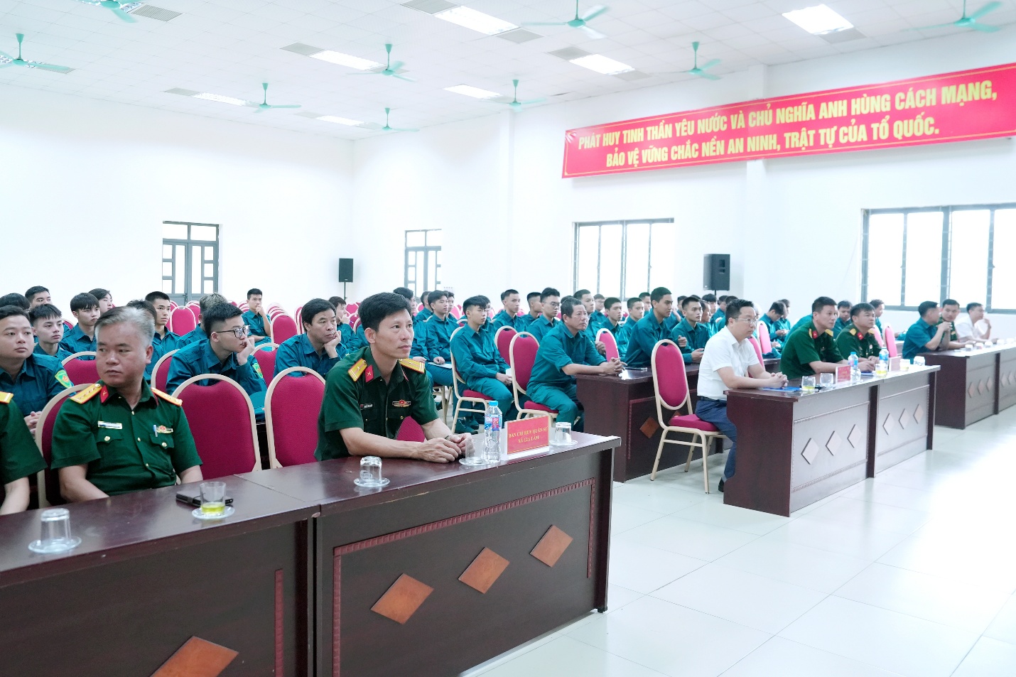Xã Gia Lâm khai mạc huấn luyện Trung đội Dân quân cơ động năm 2026- Ảnh 3.
