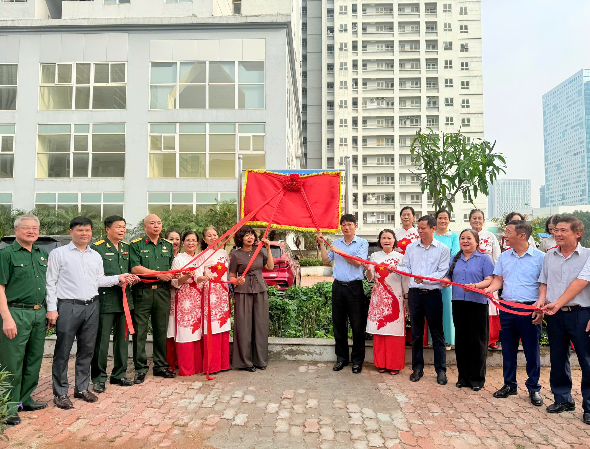 Phường Yên Hòa ra mắt mô hình dân vận khéo "Góc phố bình yên" tại Tổ dân phố số 35- Ảnh 6.