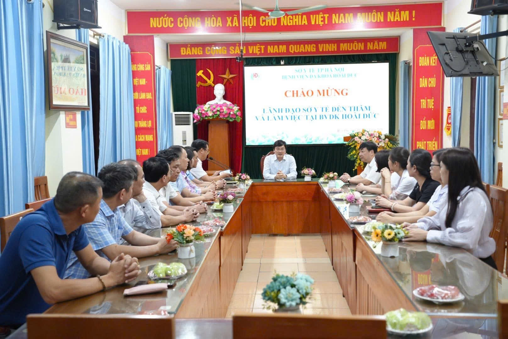 Lãnh đạo Sở Y tế Hà Nội thăm và làm việc tại Bệnh viện Đa khoa Hoài Đức: Hiện thực hóa mục tiêu xây dựng trung tâm y tế hiện đại phía Tây Thủ đô- Ảnh 1.