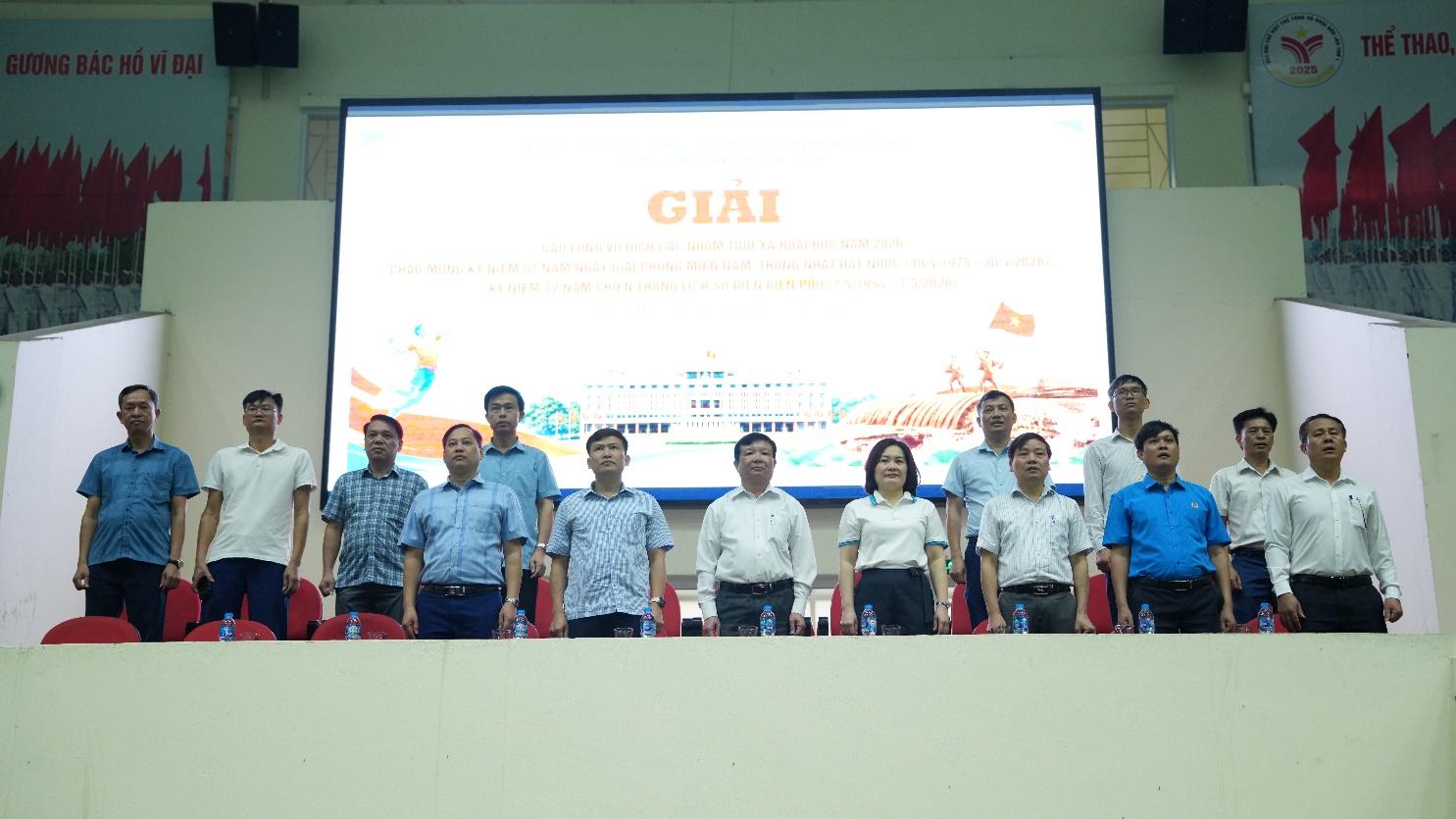Nhiều trận cầu hấp dẫn tại giải cầu lông vô địch các nhóm lứa tuổi xã Hoài Đức năm 2026- Ảnh 1.