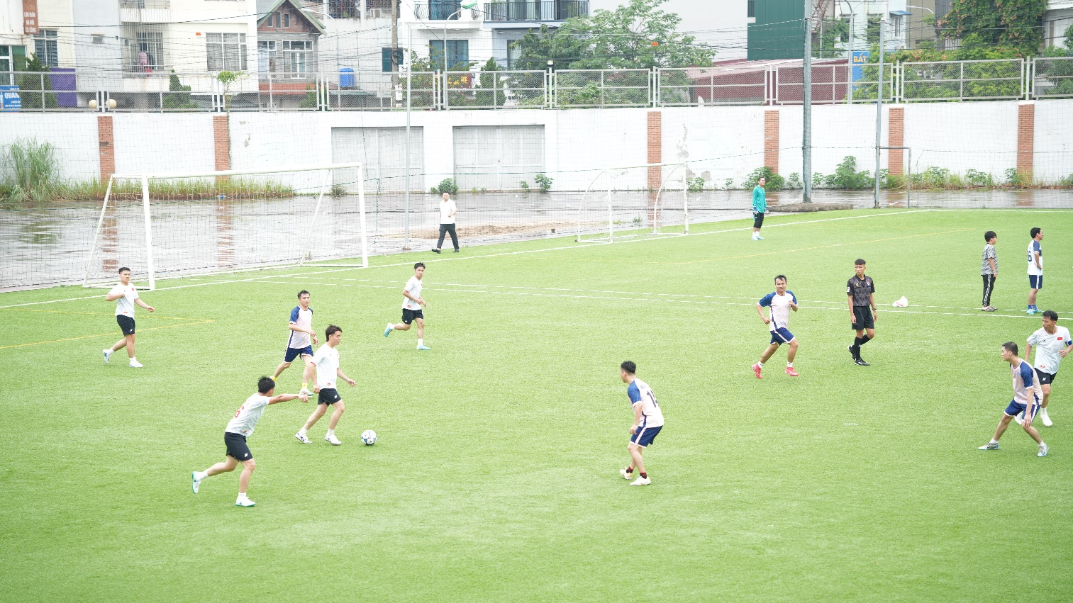 Sôi nổi Giải bóng đá nam Công đoàn xã Hoài Đức lần thứ I năm 2026- Ảnh 8.