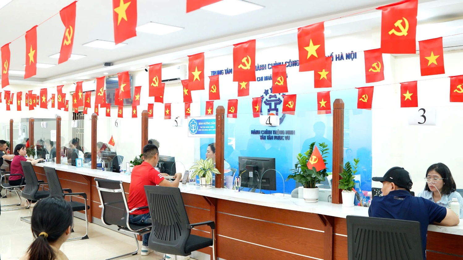 Hoài Đức sau một năm thực hiện chính quyền hai cấp: Bộ máy tinh gọn, tạo đà phát triển- Ảnh 5.