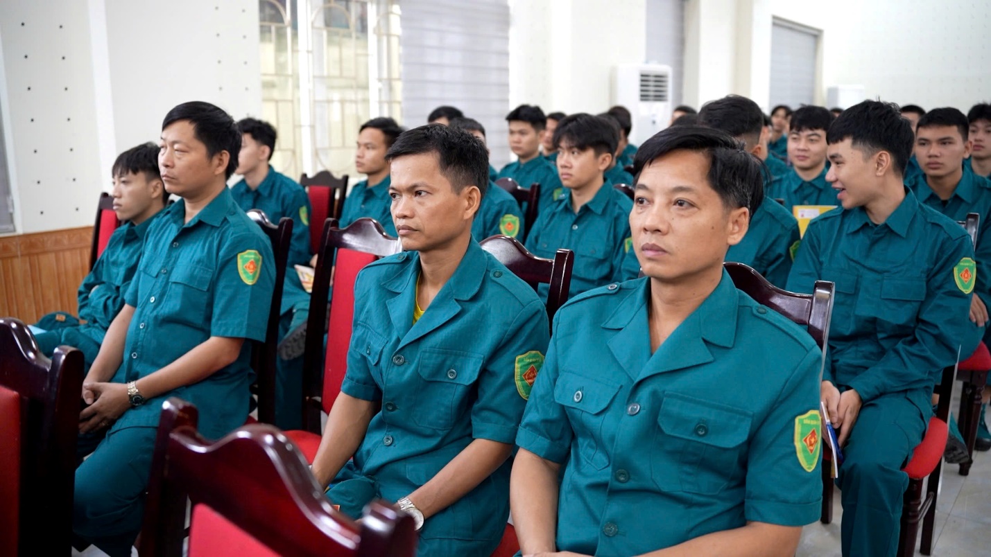 Nâng cao sức mạnh “5 vững”: Xã Hoài Đức khai mạc huấn luyện Dân quân cơ động năm 2026- Ảnh 4.