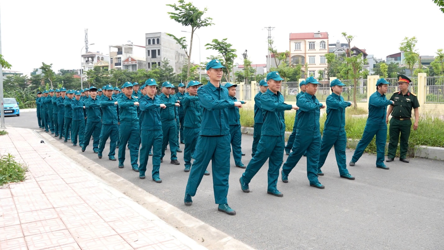 Nâng cao sức mạnh “5 vững”: Xã Hoài Đức khai mạc huấn luyện Dân quân cơ động năm 2026- Ảnh 5.