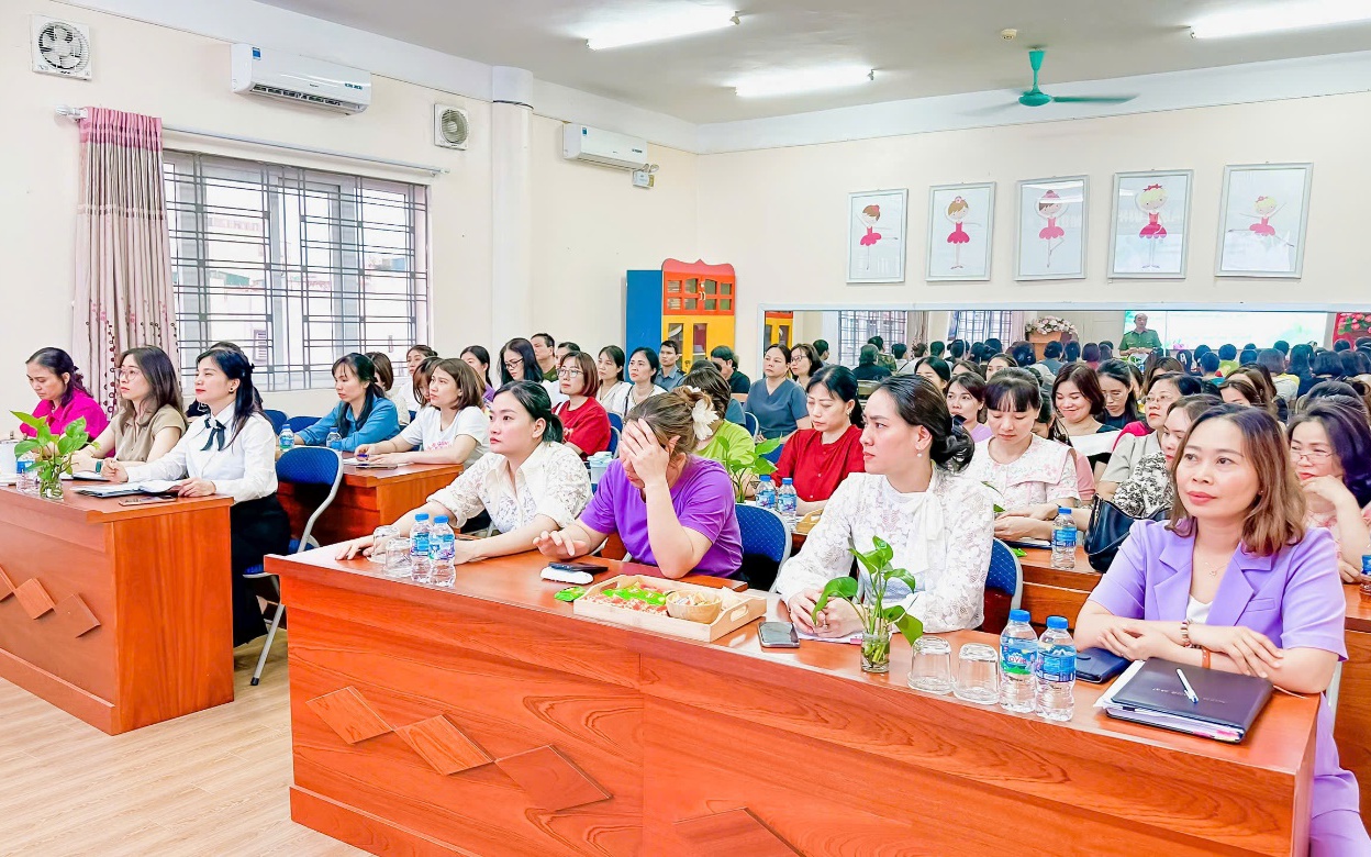 TRƯỜNG MẦM NON THỊNH LIỆT TRIỂN KHAI THỰC HIỆN QUY CHẾ PHỐI HỢP VỚI CÔNG AN PHƯỜNG HOÀNG MAI BẢO ĐAM AN NINH TRẬT TỰ