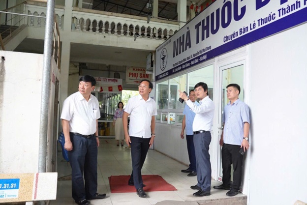 Lãnh đạo Sở Y tế Hà Nội thăm và làm việc tại Bệnh viện Đa khoa Hoài Đức: Hiện thực hóa mục tiêu xây dựng trung tâm y tế hiện đại phía Tây Thủ đô- Ảnh 4.