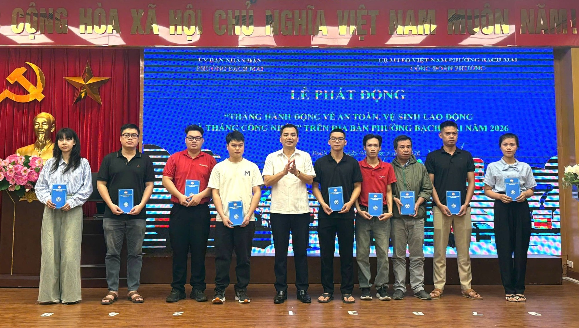 Tháng hành động về An toàn, vệ sinh lao động và Tháng công nhân 2026 ở phường Bạch Mai- Ảnh 2.