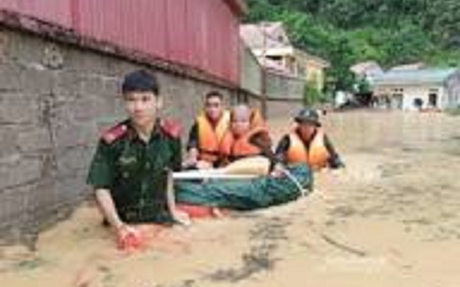 Khen thưởng thành tích xuất sắc trong công tác tham gia quyên góp, vận động, ủng hộ, cứu trợ người dân trực tiếp bị ảnh hưởng của thiên tai