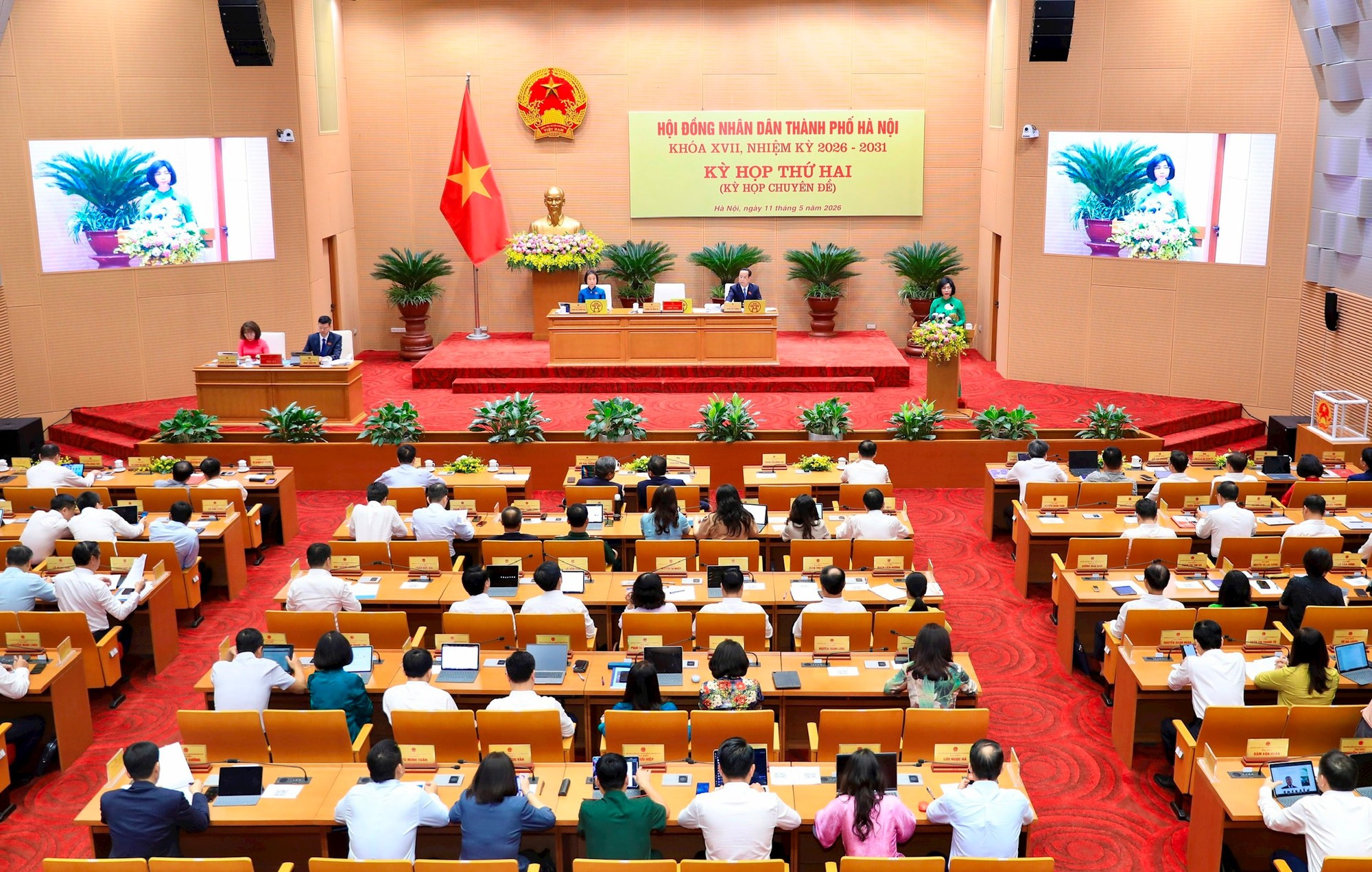 Bế mạc kỳ họp thứ hai HĐND thành phố Hà Nội khóa XVII- Ảnh 2.