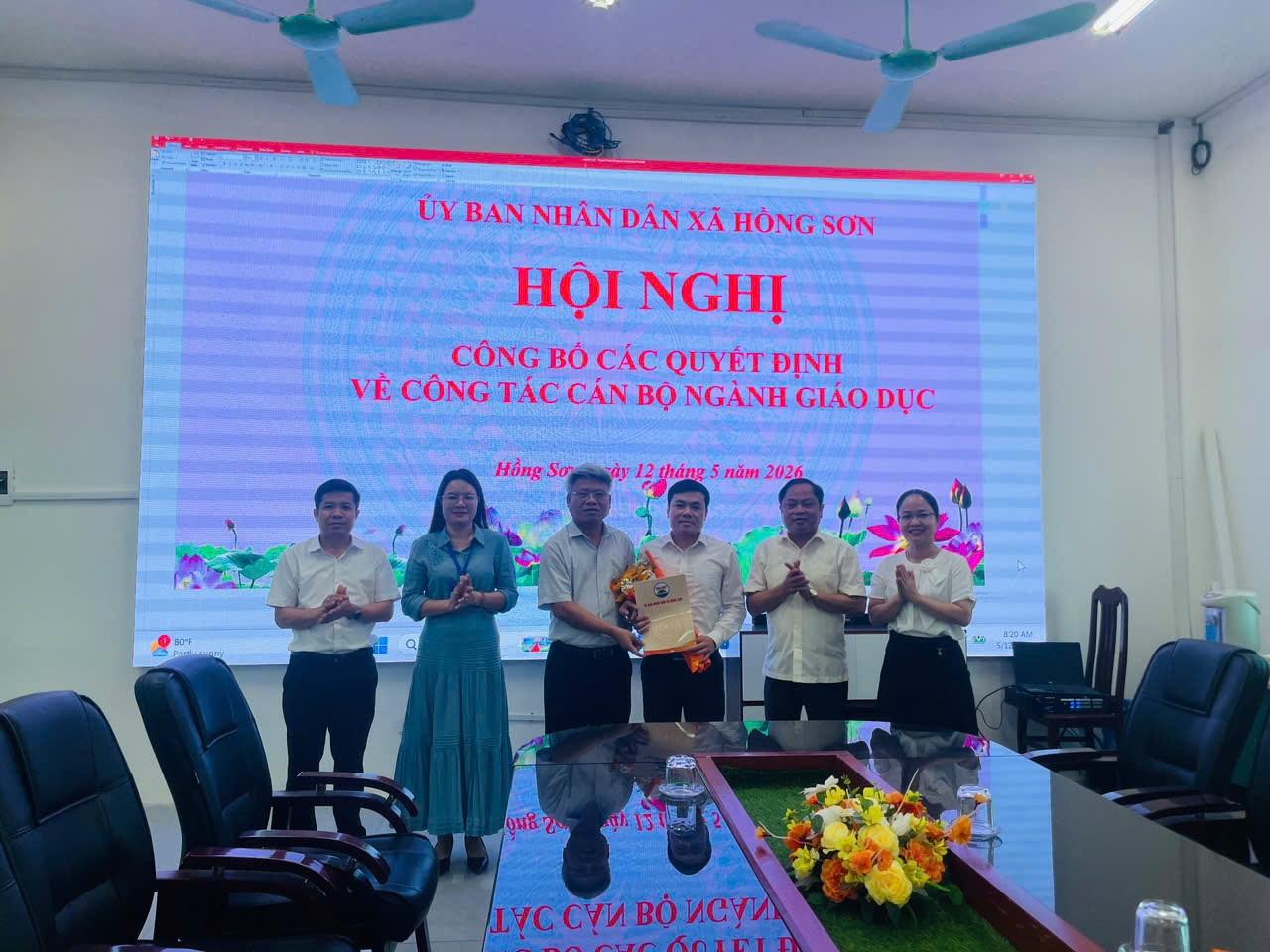 Hồng Sơn trao quyết định bổ nhiệm cán bộ quản lý ngành giáo dục- Ảnh 3.