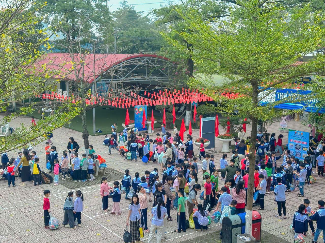 Thiếu nhi Hoài Đức tự hào truyền thống, vững bước vào kỷ nguyên số- Ảnh 3.