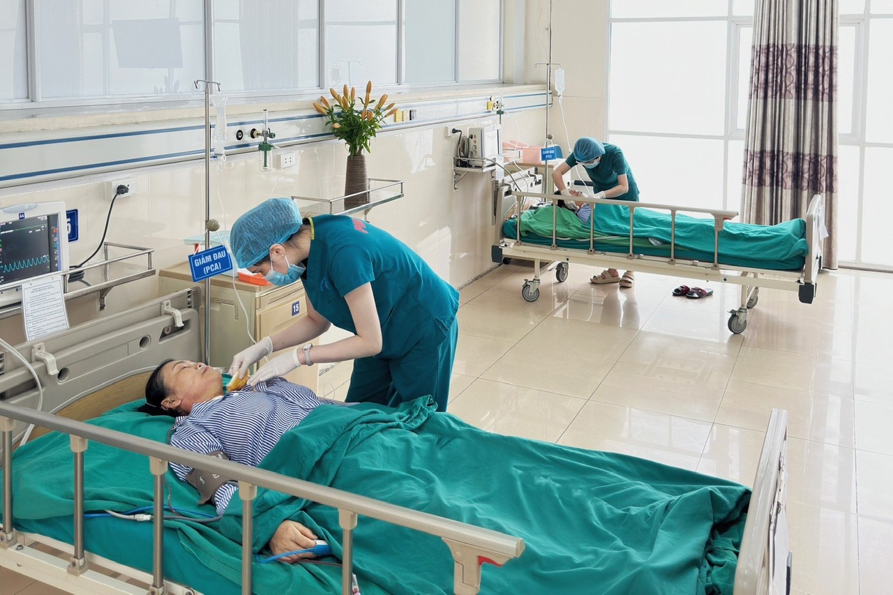 Ngày Quốc tế Điều dưỡng 12/5 những “thiên thần áo trắng” nơi tuyến cơ sở- Ảnh 1.