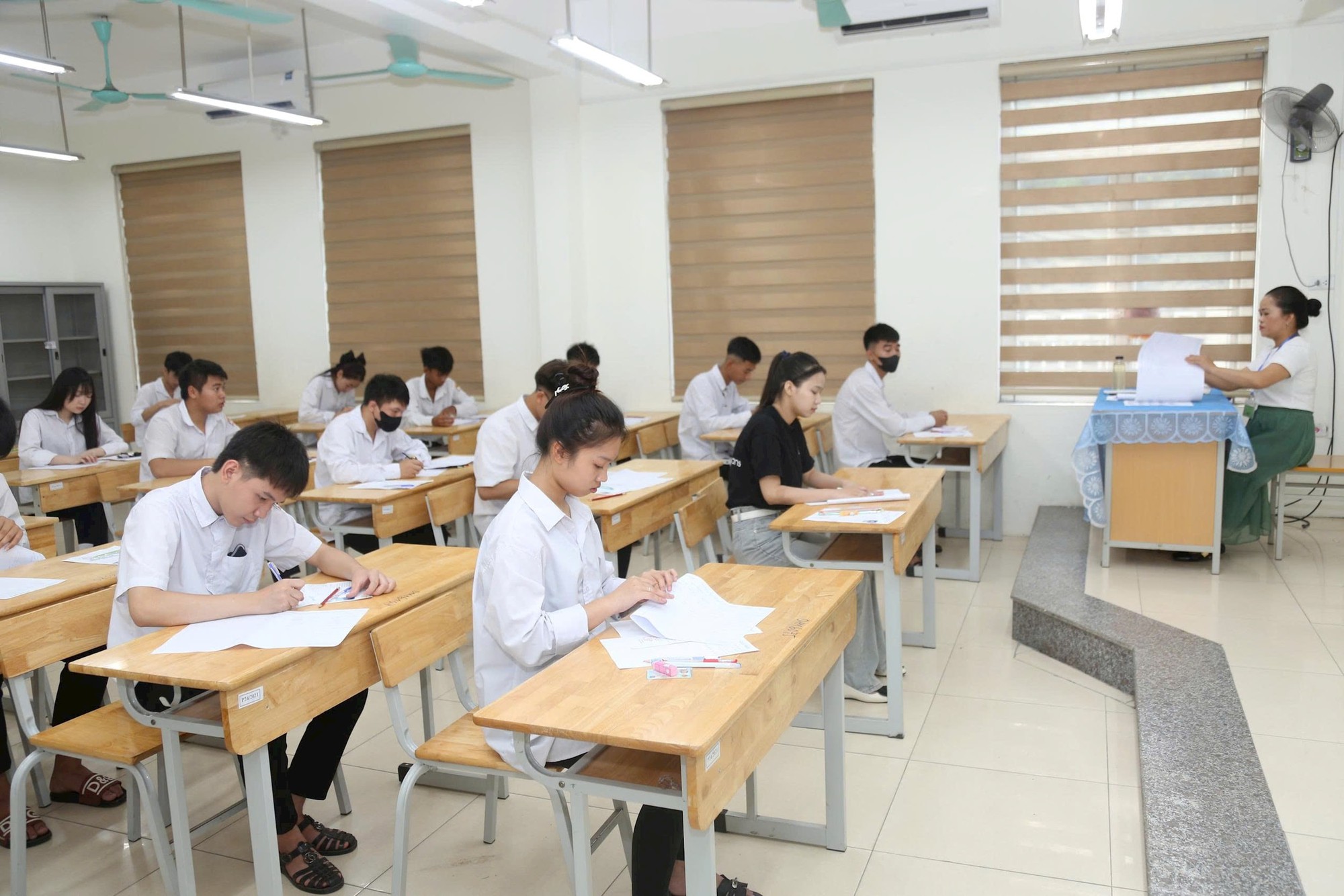 Thí sinh tham dự kỳ thi Kỳ thi tốt nghiệp trung học phổ thông năm 2025 tại Hà Nội. Ảnh Phạm Hùng