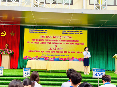 TUYÊN TRUYỀN PHÁP LUẬT VỀ PHÒNG CHỐNG MA TÚY VÀ LỄ KÝ KẾT QUY CHẾ PHỐI HỢP TRONG CÔNG TÁC ĐẢM BẢO AN NINH, TRẬT TỰ
- Ảnh 5.