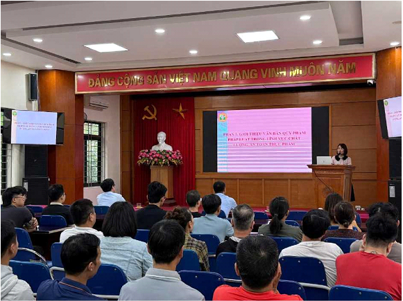 Hội nghị tập huấn, phổ biến, cập nhật kiến thức an toàn thực phẩm tại Phường Khương Đình
- Ảnh 2.