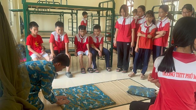 Trường Tiểu học Phú Minh giáo dục truyền thống cách mạng cho học sinh qua hoạt động trải nghiệm thực tế- Ảnh 6.