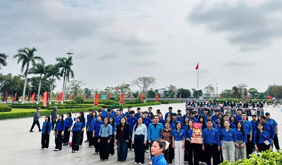 Liên đội THCS Phú Minh đẩy mạnh công tác giáo dục truyền thống chào mừng tháng 5 lịch sử- Ảnh 5.