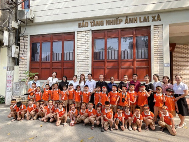 Hành trình về miền di sản quê hương – Cô và trò Trường Mầm non Kim Chung B khám phá Bảo tàng Nguyễn Văn Huyên và làng nghề nhiếp ảnh Lai Xá- Ảnh 6.