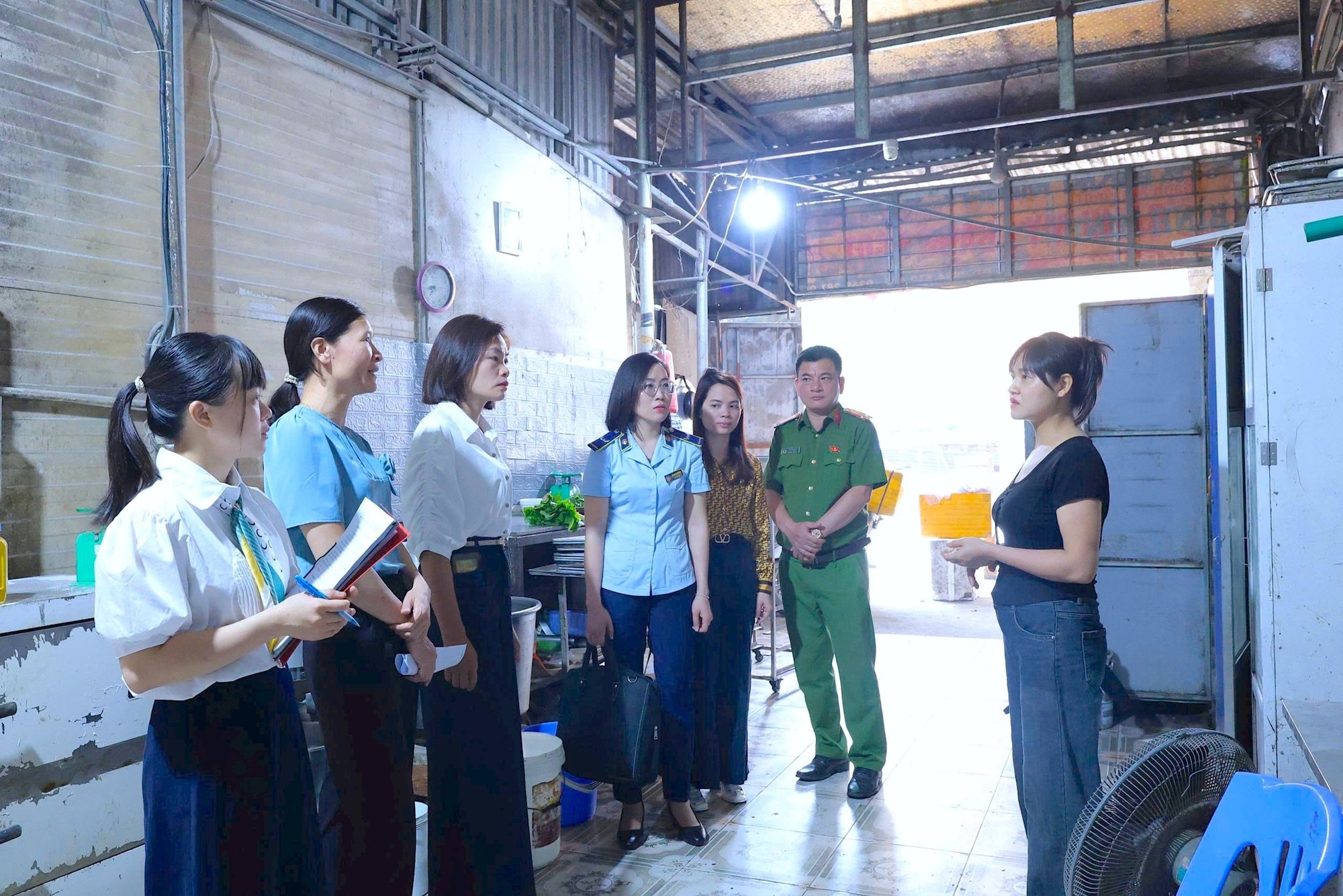 Người dân đồng hành xây dựng Thủ đô văn minh- Ảnh 3.