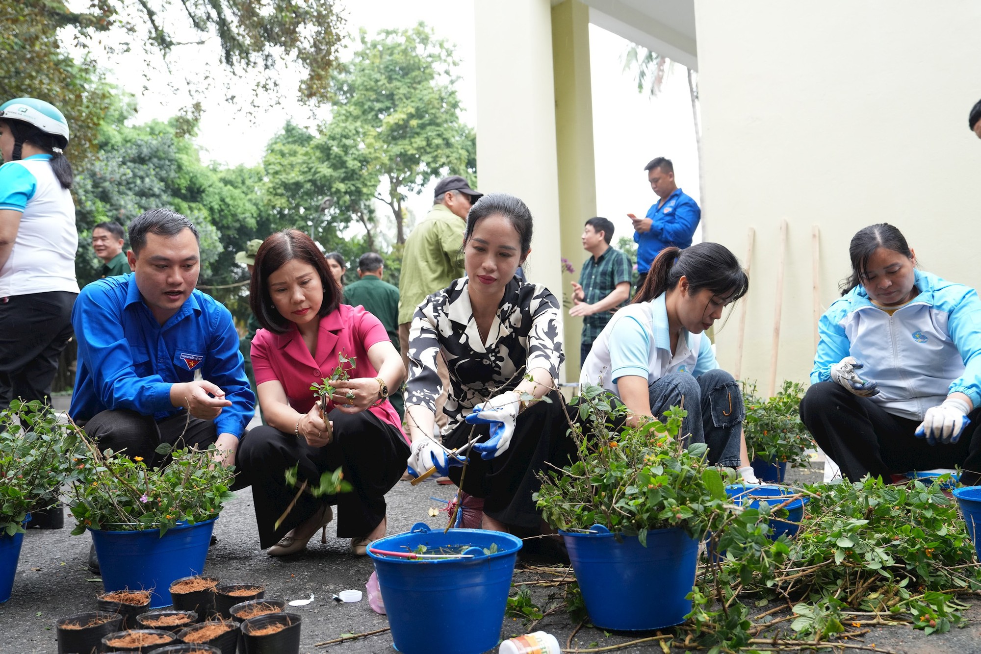 Người dân đồng hành xây dựng Thủ đô văn minh- Ảnh 5.