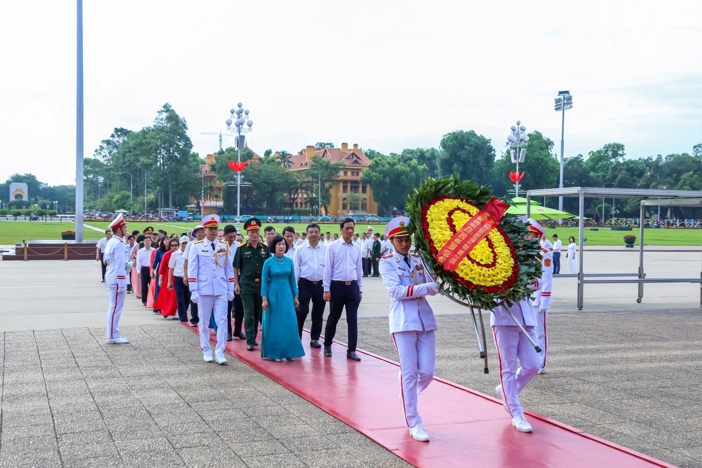 Ngọc Hà: Lễ viếng Lăng Chủ tịch Hồ Chí Minh kỷ niệm 136 năm ngày sinh nhật Bác- Ảnh 1.