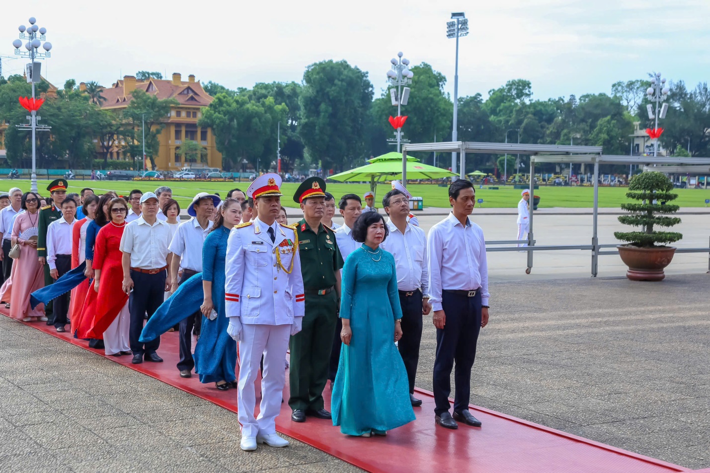 Ngọc Hà: Lễ viếng Lăng Chủ tịch Hồ Chí Minh kỷ niệm 136 năm ngày sinh nhật Bác- Ảnh 2.