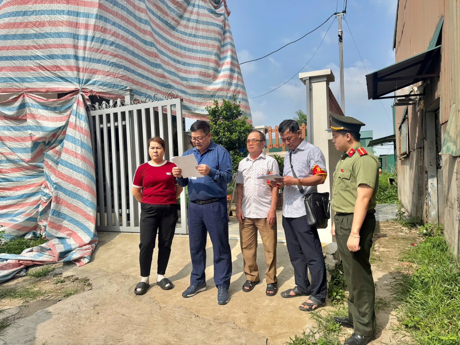 Hoài Đức tổ chức cưỡng chế các công trình vi phạm trong lĩnh vực đất đai- Ảnh 2.